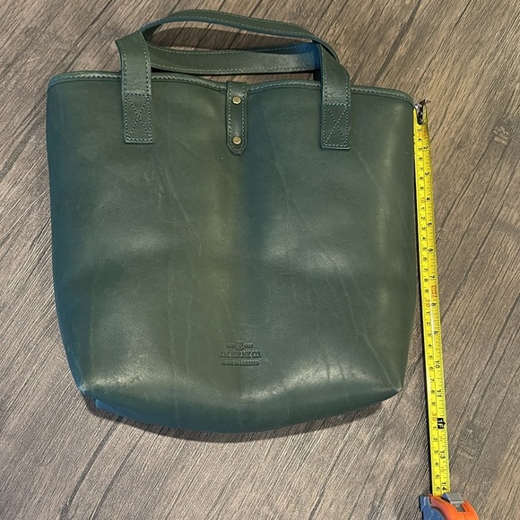 J.W. Hulme Leather Wine Tote Carrier, Holds Two Wine or Liquor Bottles, Green - Picture 9 of 12